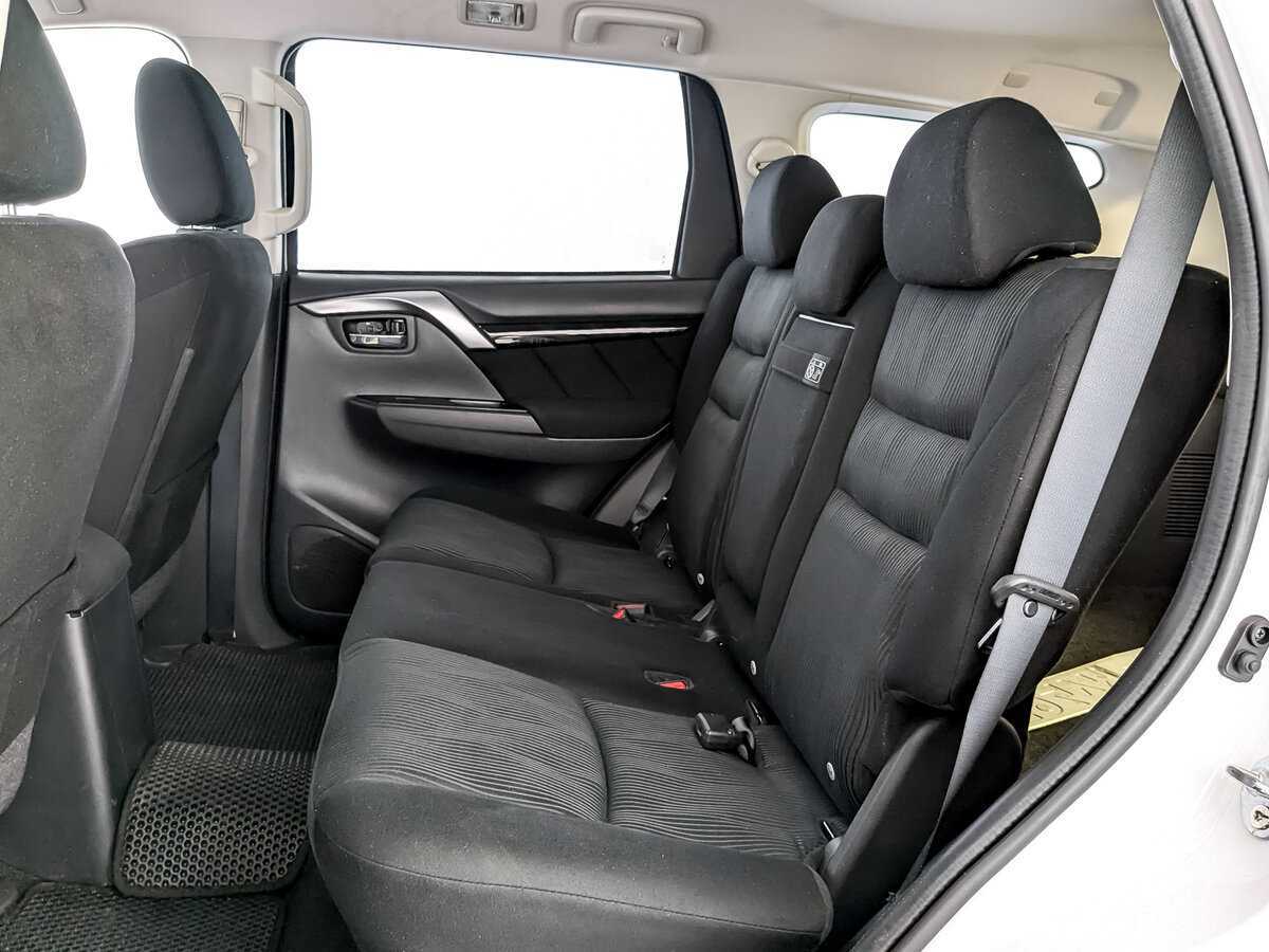 Mitsubishi Pajero Sport б/у, 2018, Механическая. Фото: #11