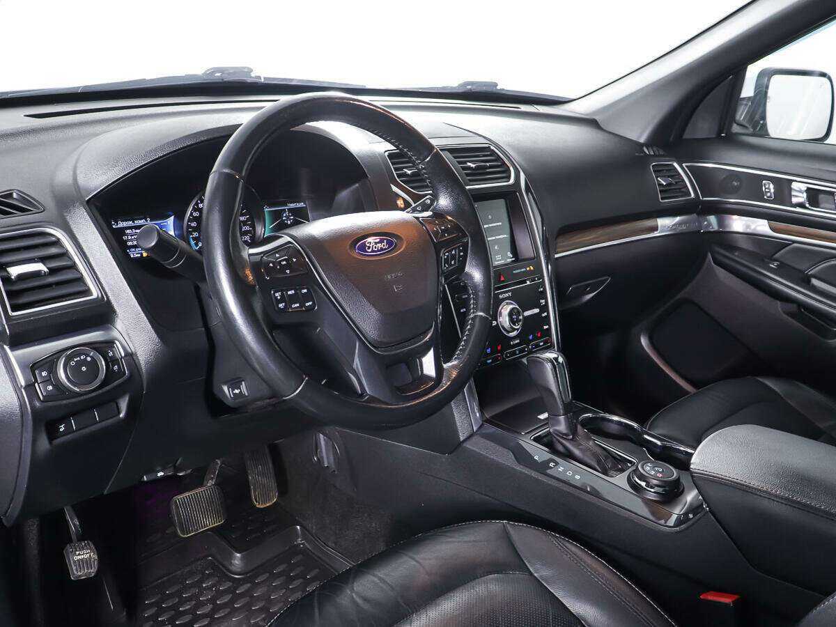 Ford Explorer б/у, 2017, Автоматическая. Фото: #16