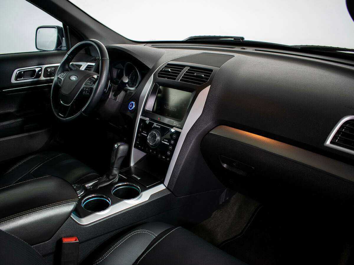 Ford Explorer б/у, 2013, Автоматическая. Фото: #6