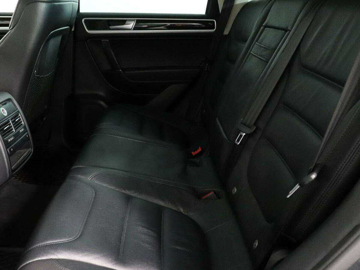 Volkswagen Touareg б/у, 2016, Автоматическая. Фото: #6