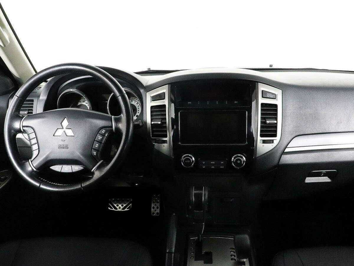 Mitsubishi Pajero б/у, 2018, Автоматическая. Фото: #7