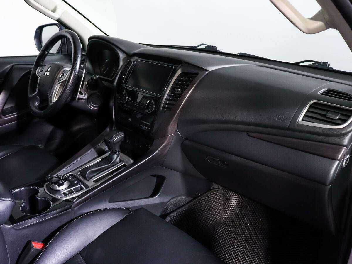Mitsubishi Pajero Sport б/у, 2018, Автоматическая. Фото: #5