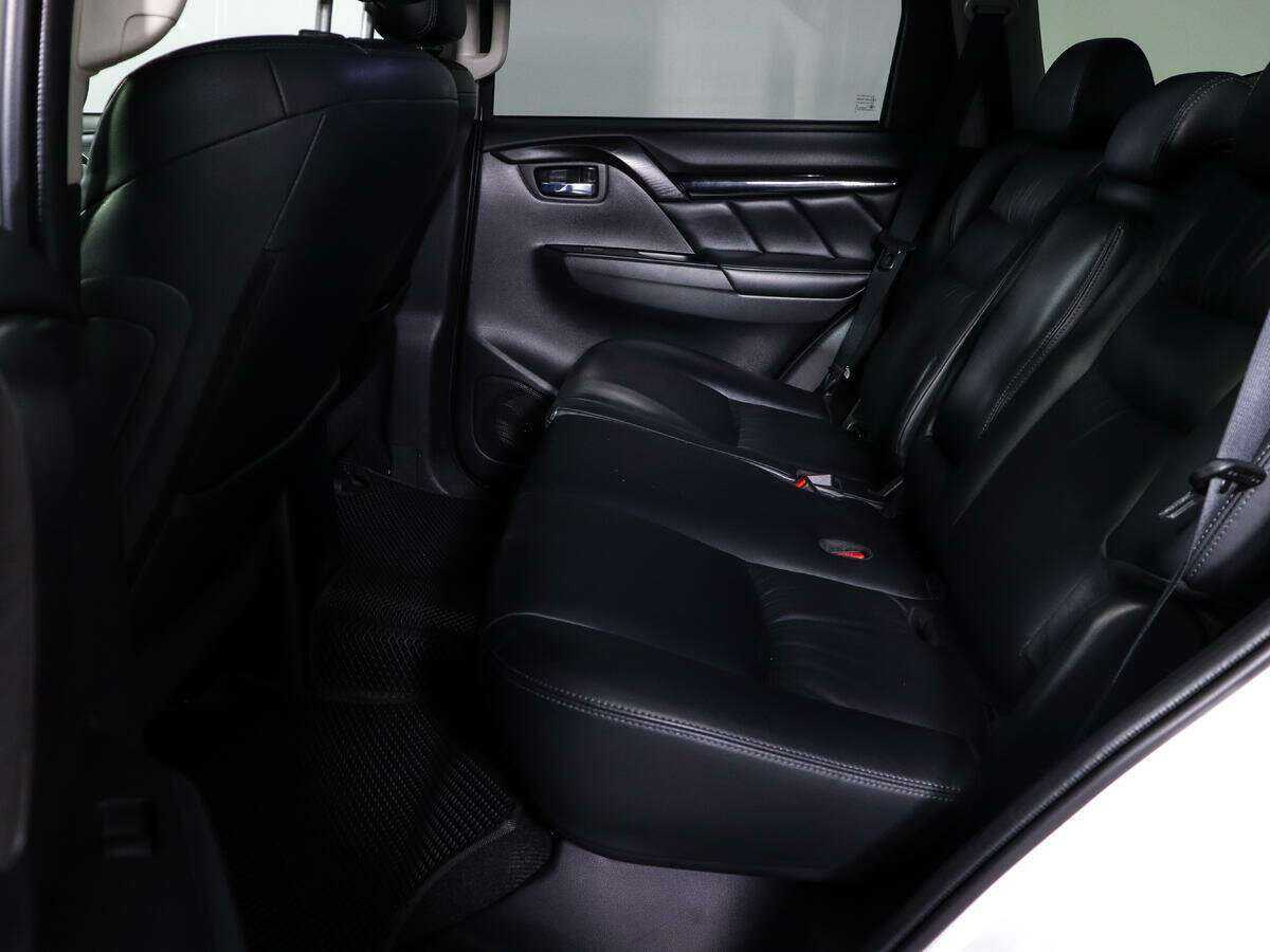 Mitsubishi Pajero Sport б/у, 2018, Автоматическая. Фото: #6