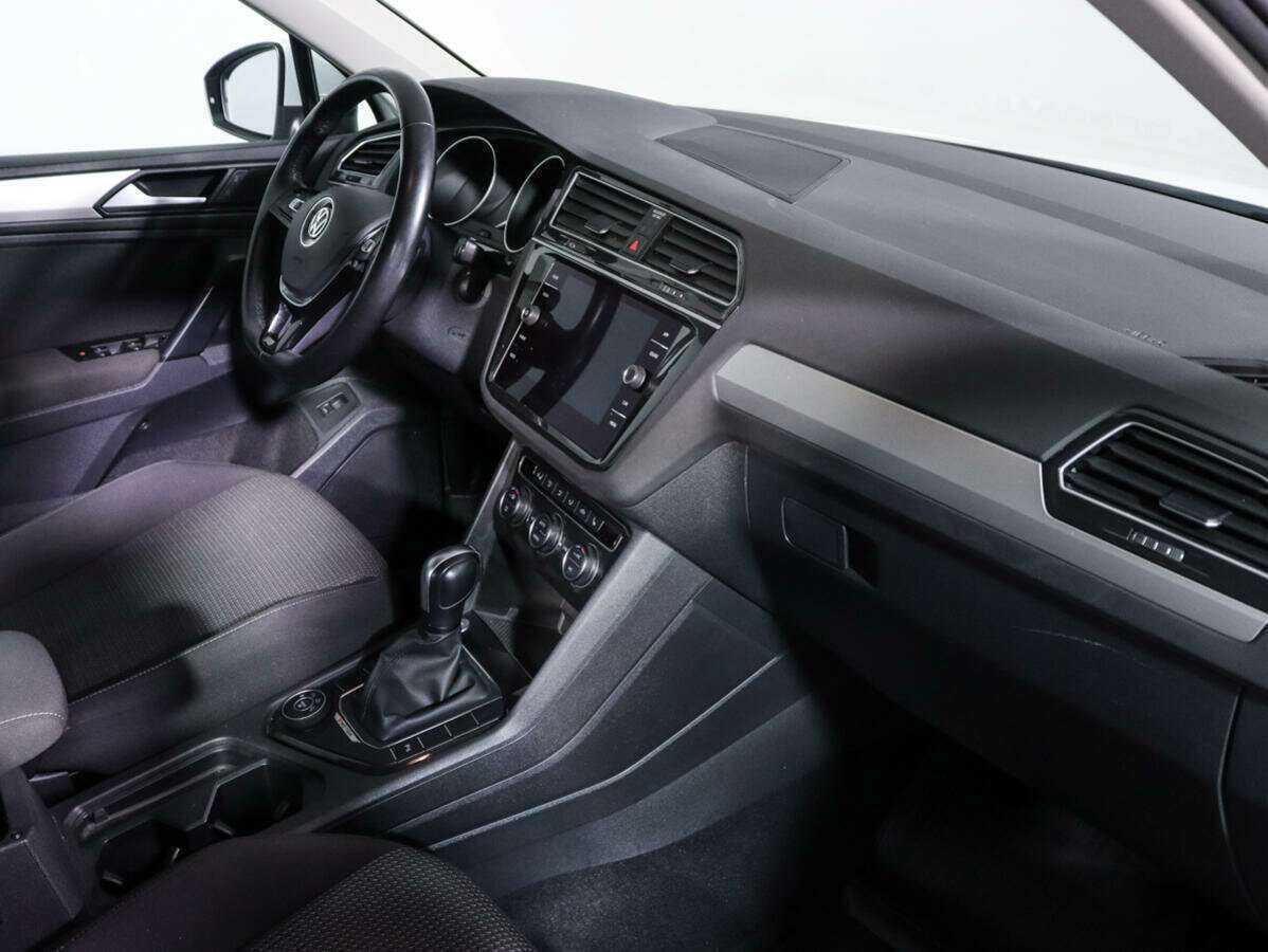 Volkswagen Tiguan б/у, 2020, Роботизированная. Фото: #6