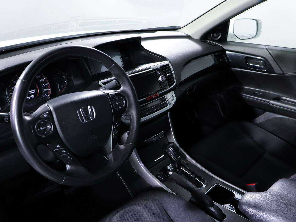 Honda Accord б/у, 2013, Автоматическая. Фото: #10