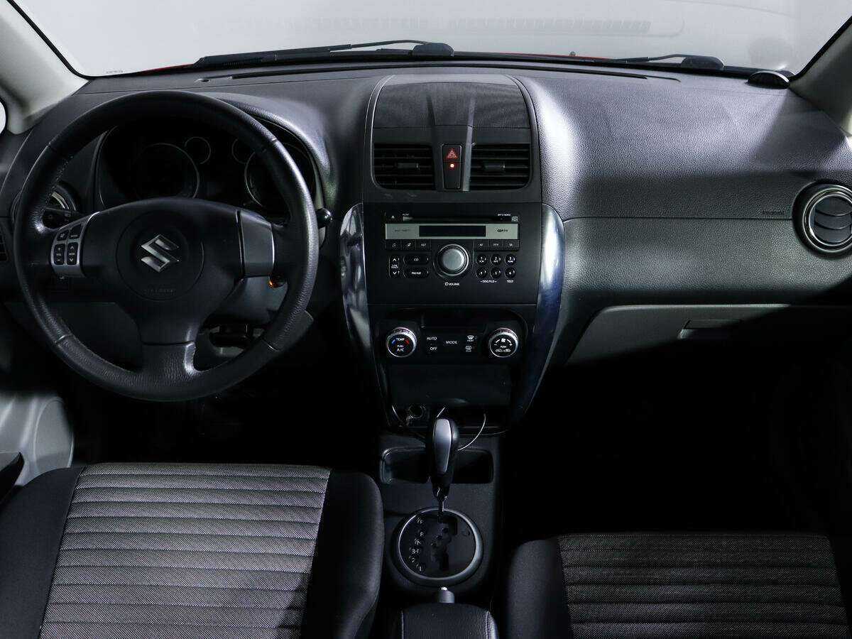 Suzuki SX4 б/у, 2013, Автоматическая. Фото: #9