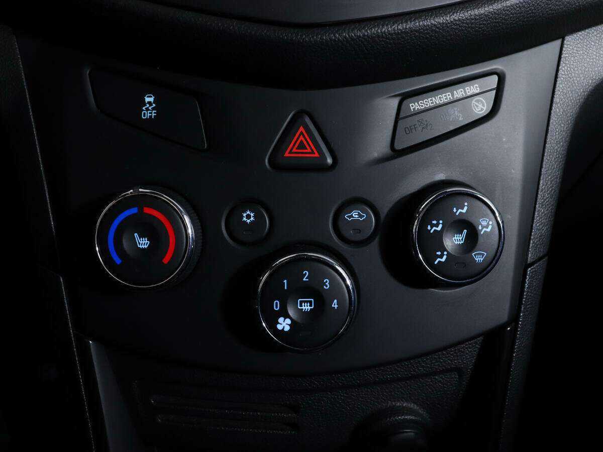 Chevrolet Tracker б/у, 2015, Механическая. Фото: #15