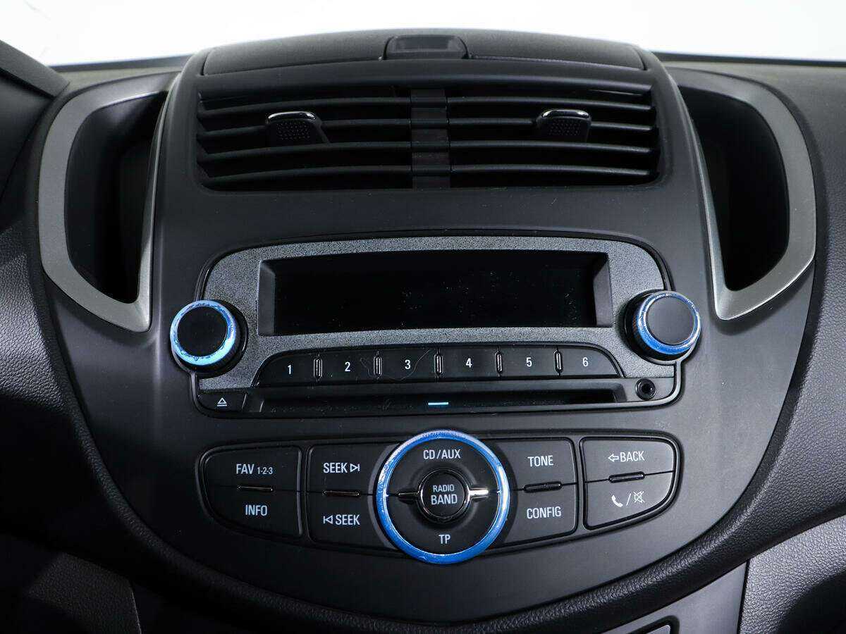 Chevrolet Tracker б/у, 2015, Механическая. Фото: #16