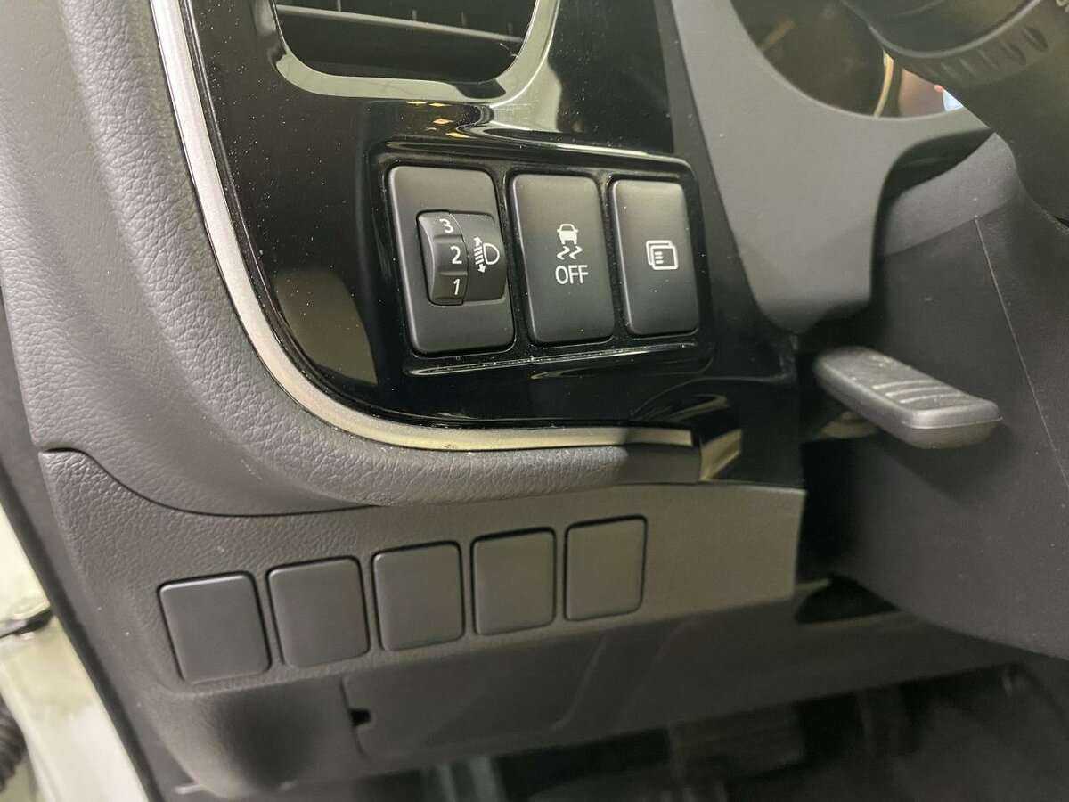 Mitsubishi Outlander б/у, 2021, Вариатор. Фото: #8