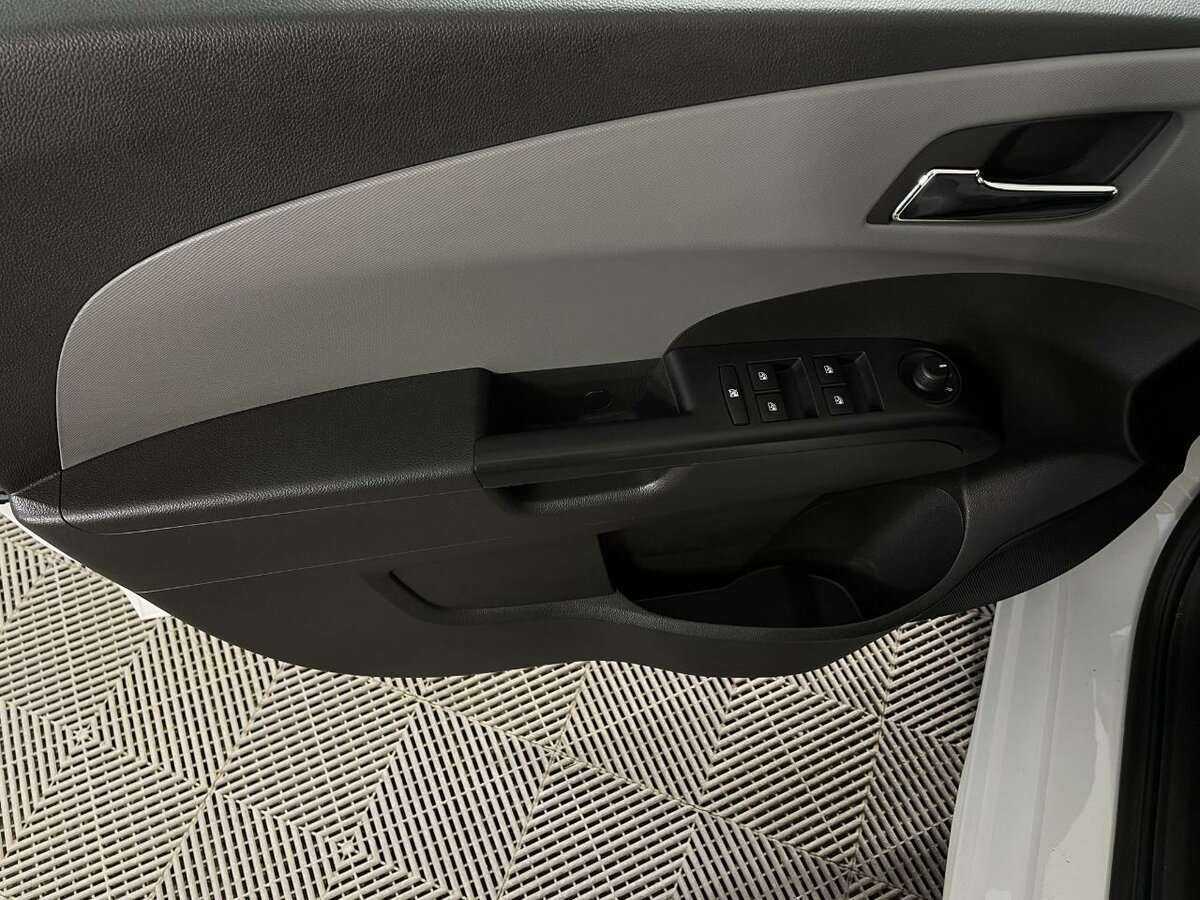 Шевроле Авео б/у, 2015, Автоматическая. Фото: #5