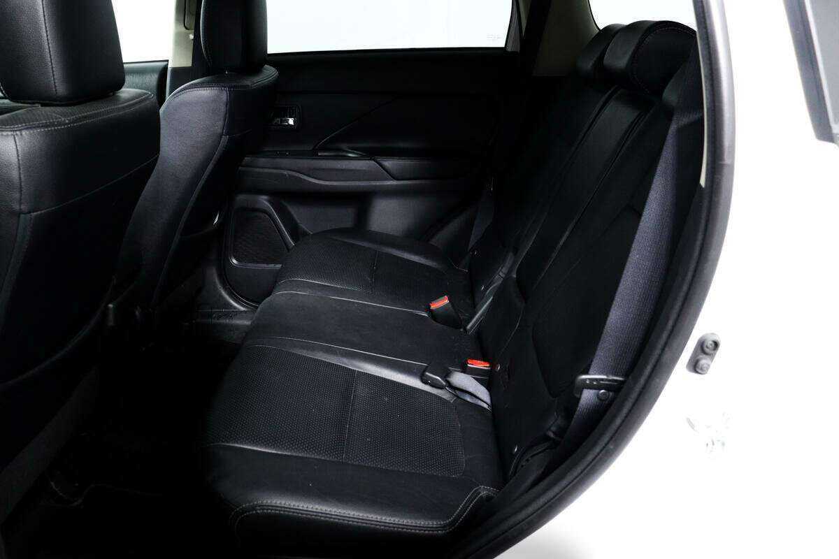 Mitsubishi Outlander б/у, 2018, Вариатор. Фото: #9