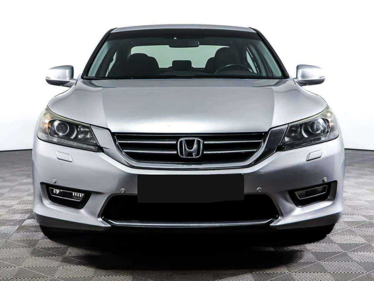 Honda Accord б/у, 2013, Автоматическая. Фото: #1