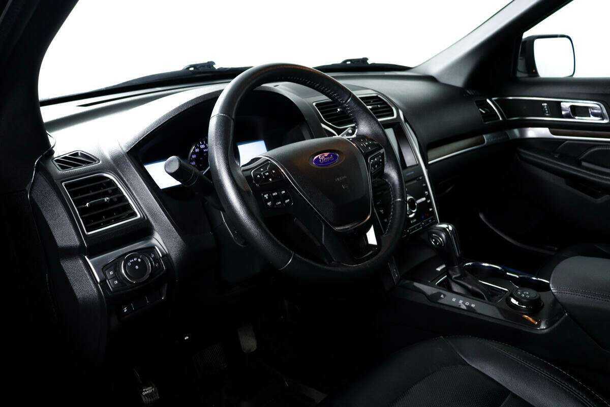 Ford Explorer б/у, 2018, Автоматическая. Фото: #12