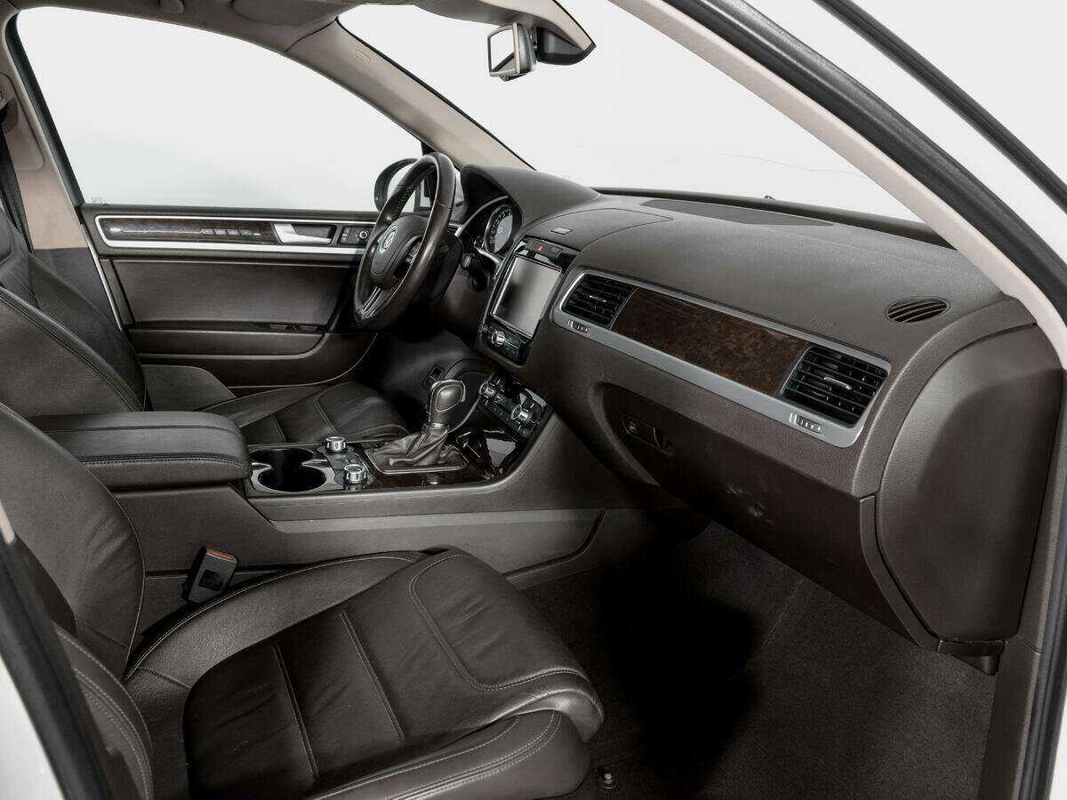 Volkswagen Touareg б/у, 2014, Автоматическая. Фото: #8