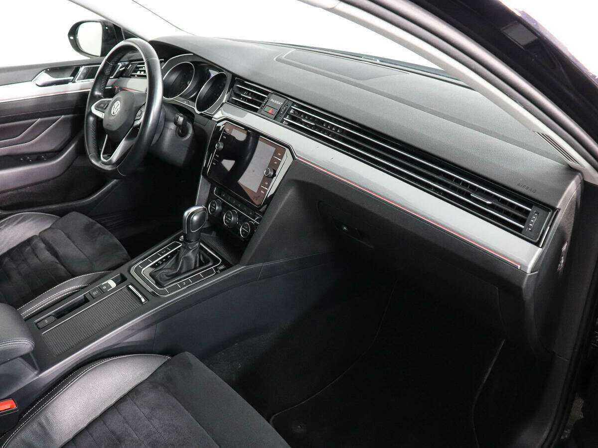 Volkswagen Passat б/у, 2020, Роботизированная. Фото: #9