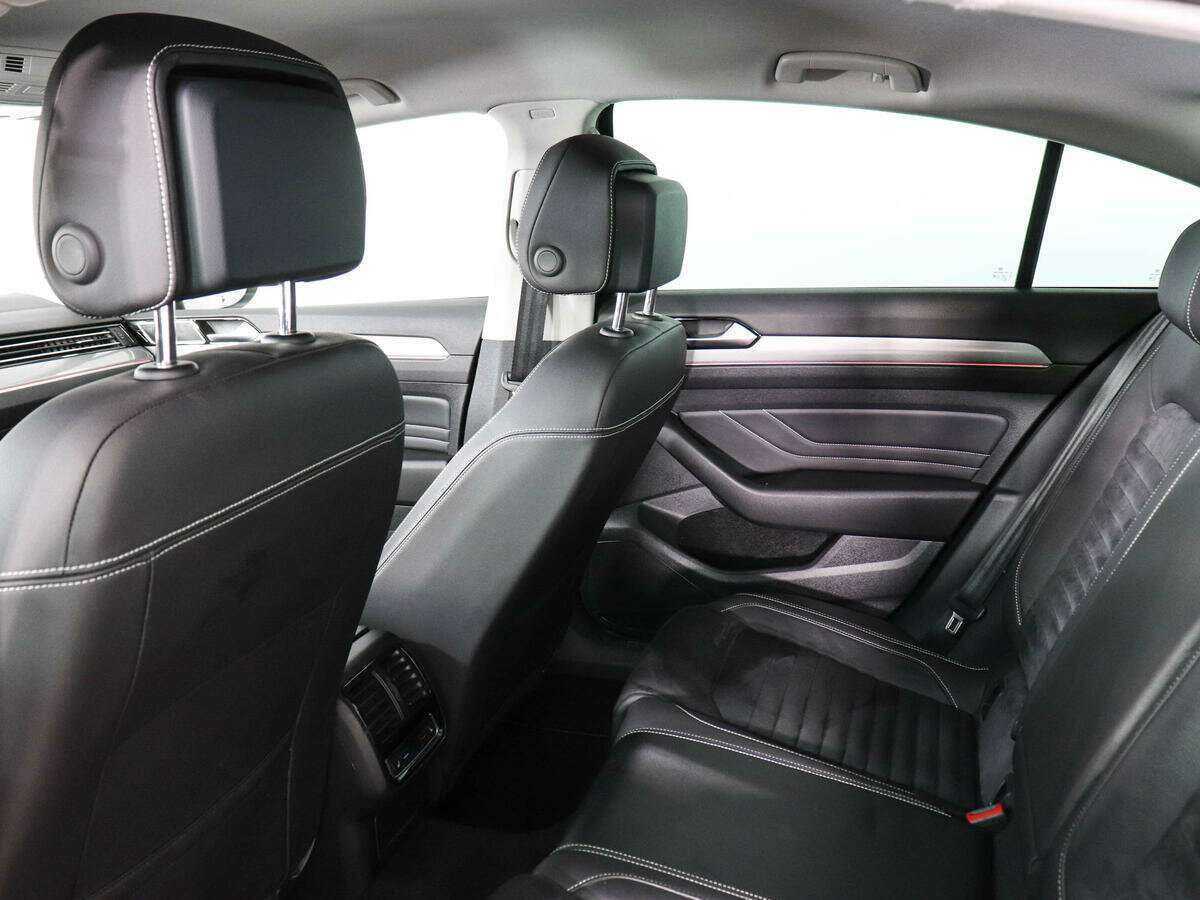 Volkswagen Passat б/у, 2020, Роботизированная. Фото: #11