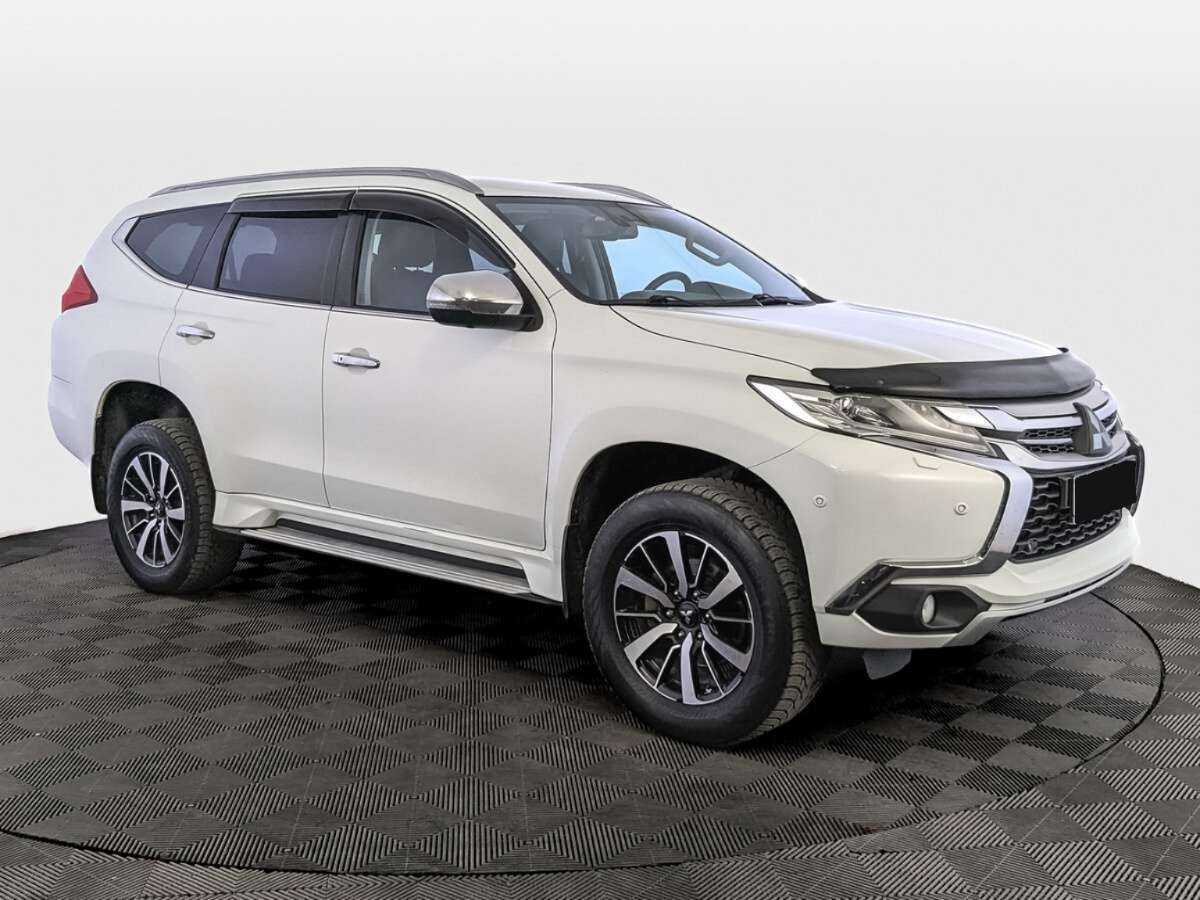 Mitsubishi Pajero Sport б/у, 2017, Автоматическая. Фото: #2