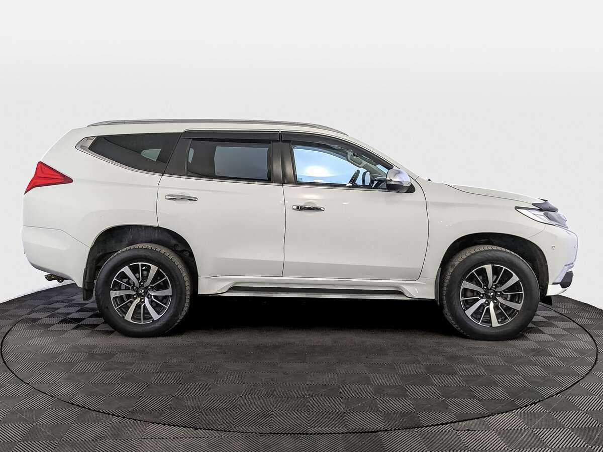 Mitsubishi Pajero Sport б/у, 2017, Автоматическая. Фото: #3