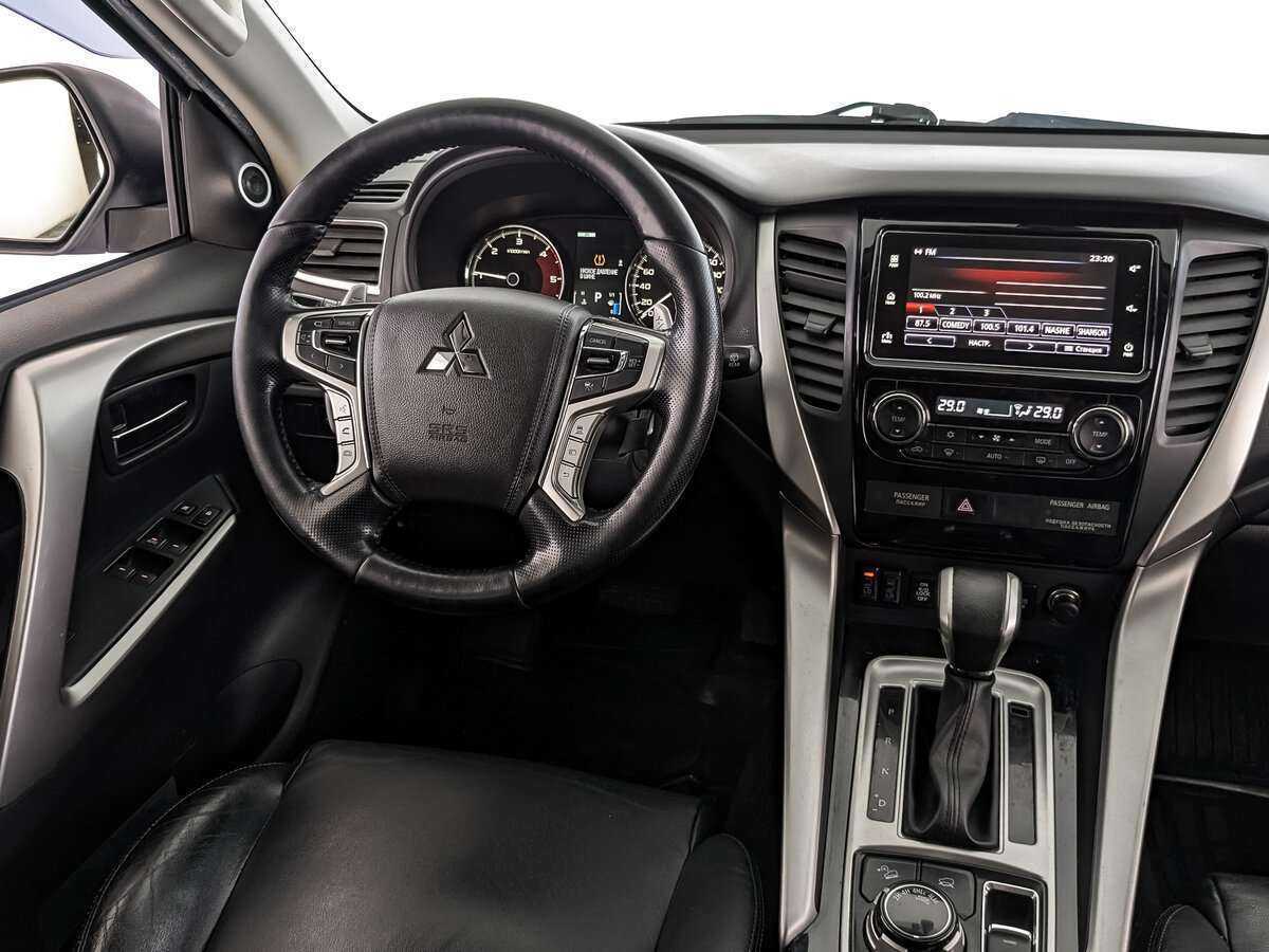 Mitsubishi Pajero Sport б/у, 2017, Автоматическая. Фото: #16