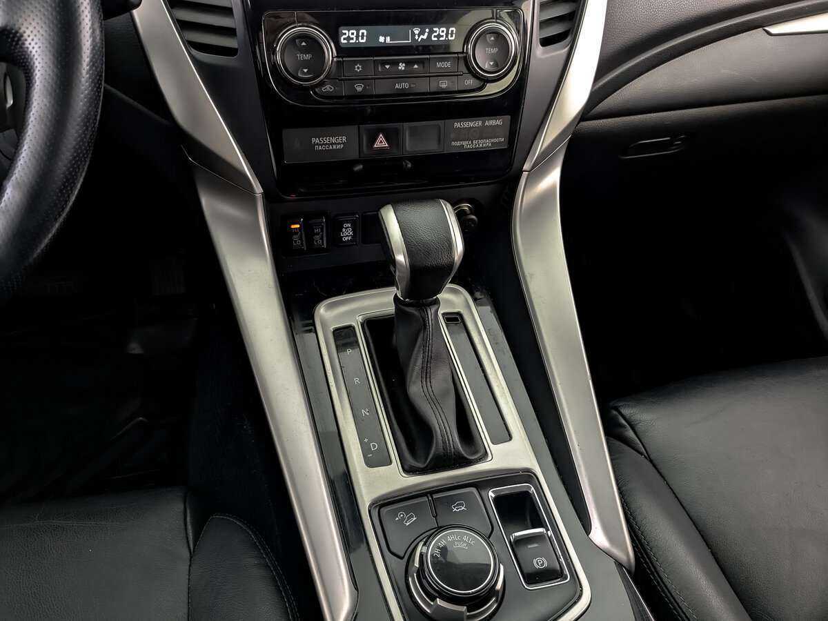 Mitsubishi Pajero Sport б/у, 2017, Автоматическая. Фото: #22