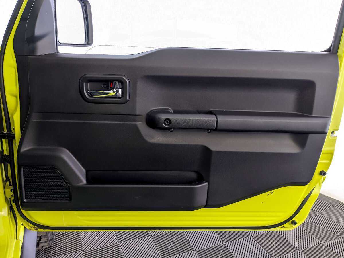 Suzuki Jimny б/у, 2019, Механическая. Фото: #19