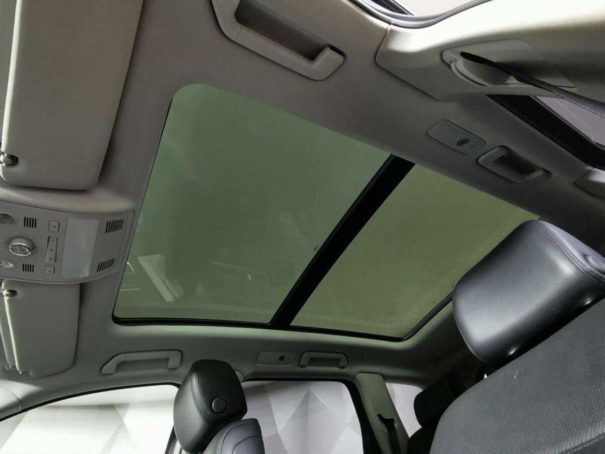 Volkswagen Touareg б/у, 2012, Автоматическая. Фото: #16