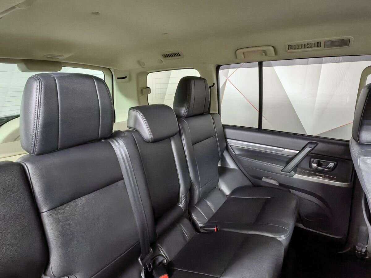 Mitsubishi Pajero б/у, 2015, Автоматическая. Фото: #12