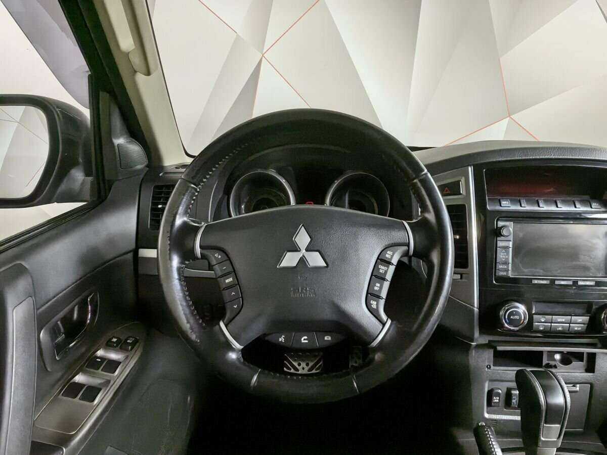 Mitsubishi Pajero б/у, 2015, Автоматическая. Фото: #14
