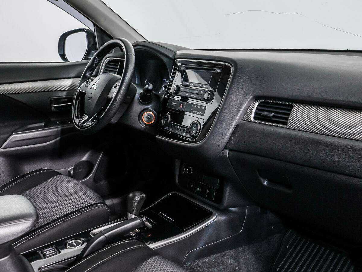 Mitsubishi Outlander б/у, 2018, Вариатор. Фото: #9