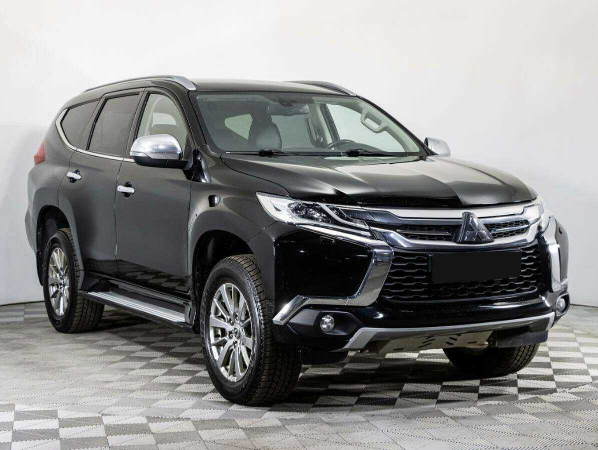 Mitsubishi Pajero Sport б/у, 2017, Автоматическая. Фото: #2