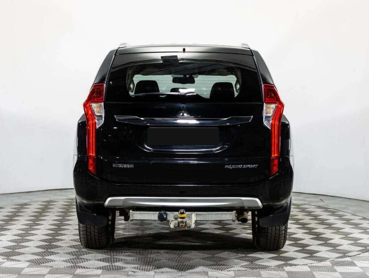 Mitsubishi Pajero Sport б/у, 2017, Автоматическая. Фото: #4