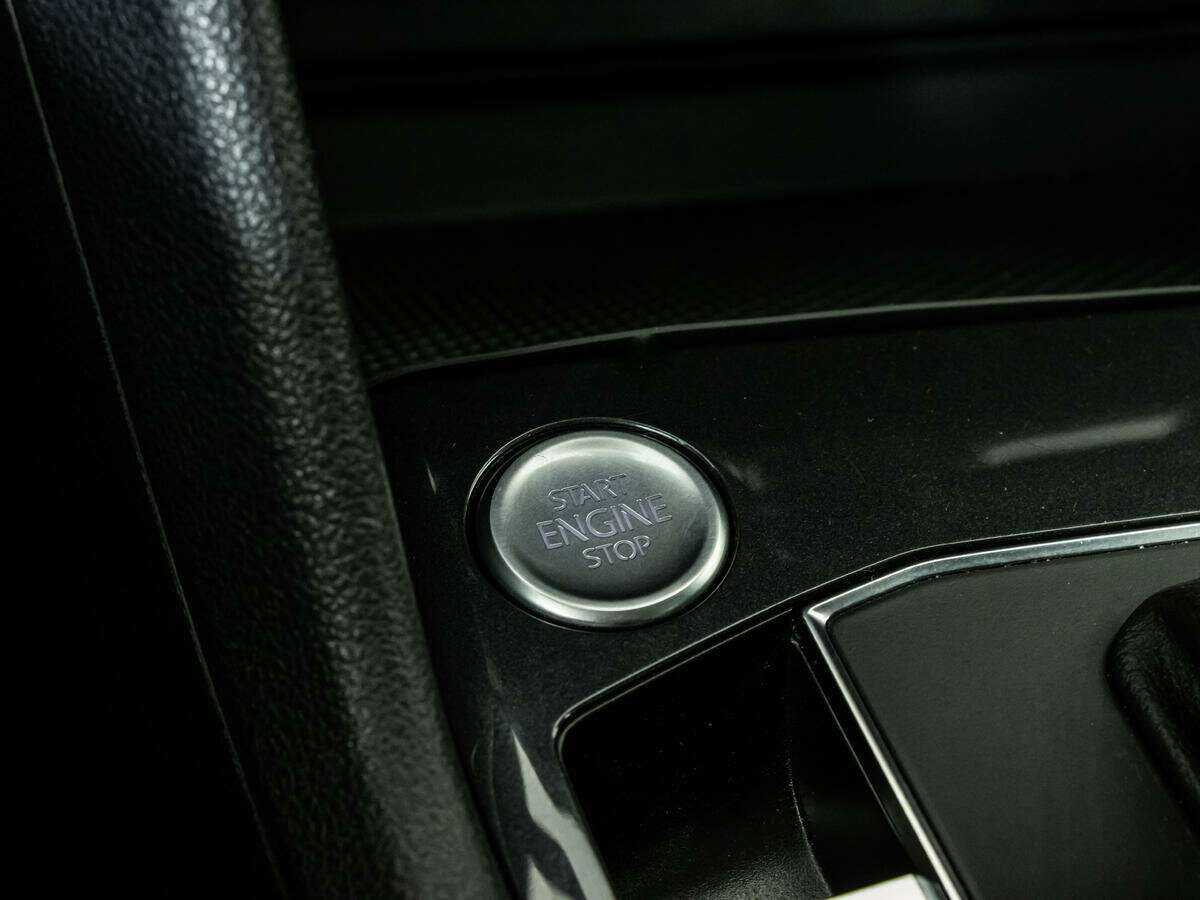 Volkswagen Tiguan б/у, 2020, Роботизированная. Фото: #16