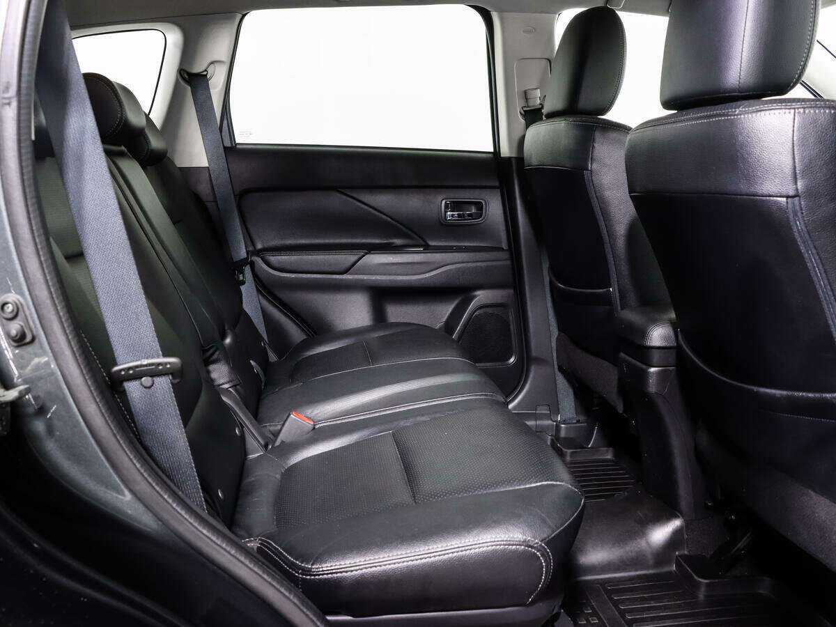 Mitsubishi Outlander б/у, 2016, Вариатор. Фото: #13