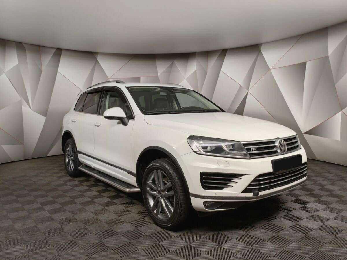 Volkswagen Touareg б/у, 2016, Автоматическая. Фото: #2
