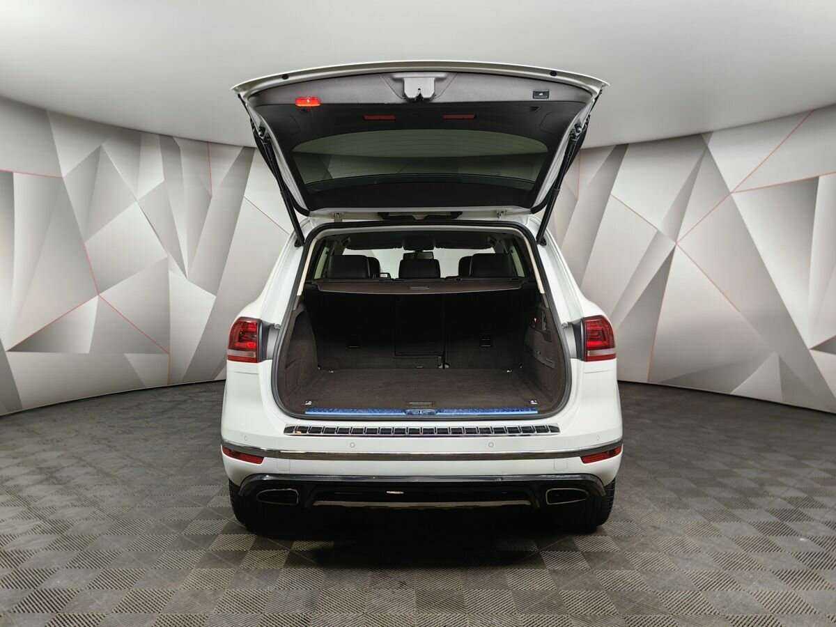 Volkswagen Touareg б/у, 2016, Автоматическая. Фото: #17