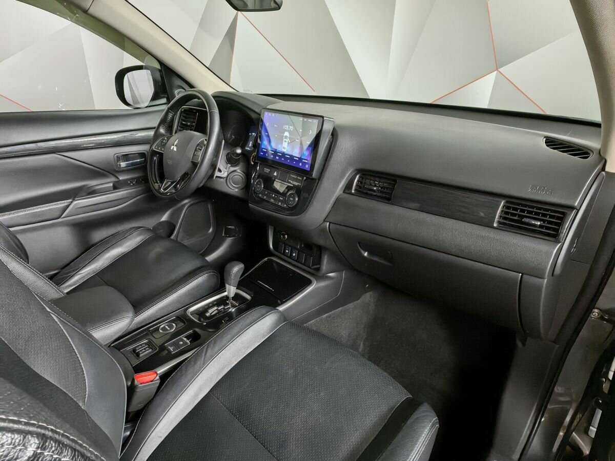 Mitsubishi Outlander б/у, 2017, Вариатор. Фото: #8