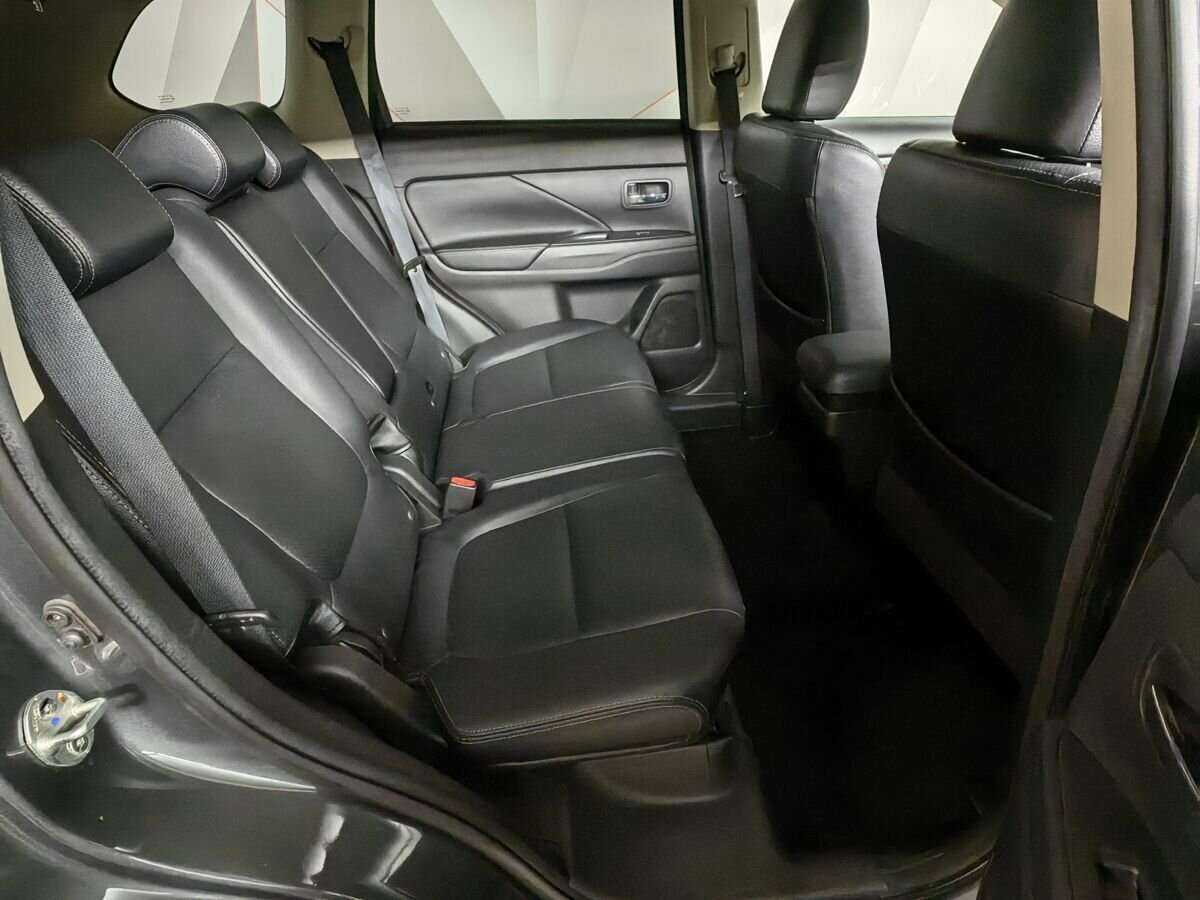 Mitsubishi Outlander б/у, 2017, Вариатор. Фото: #11