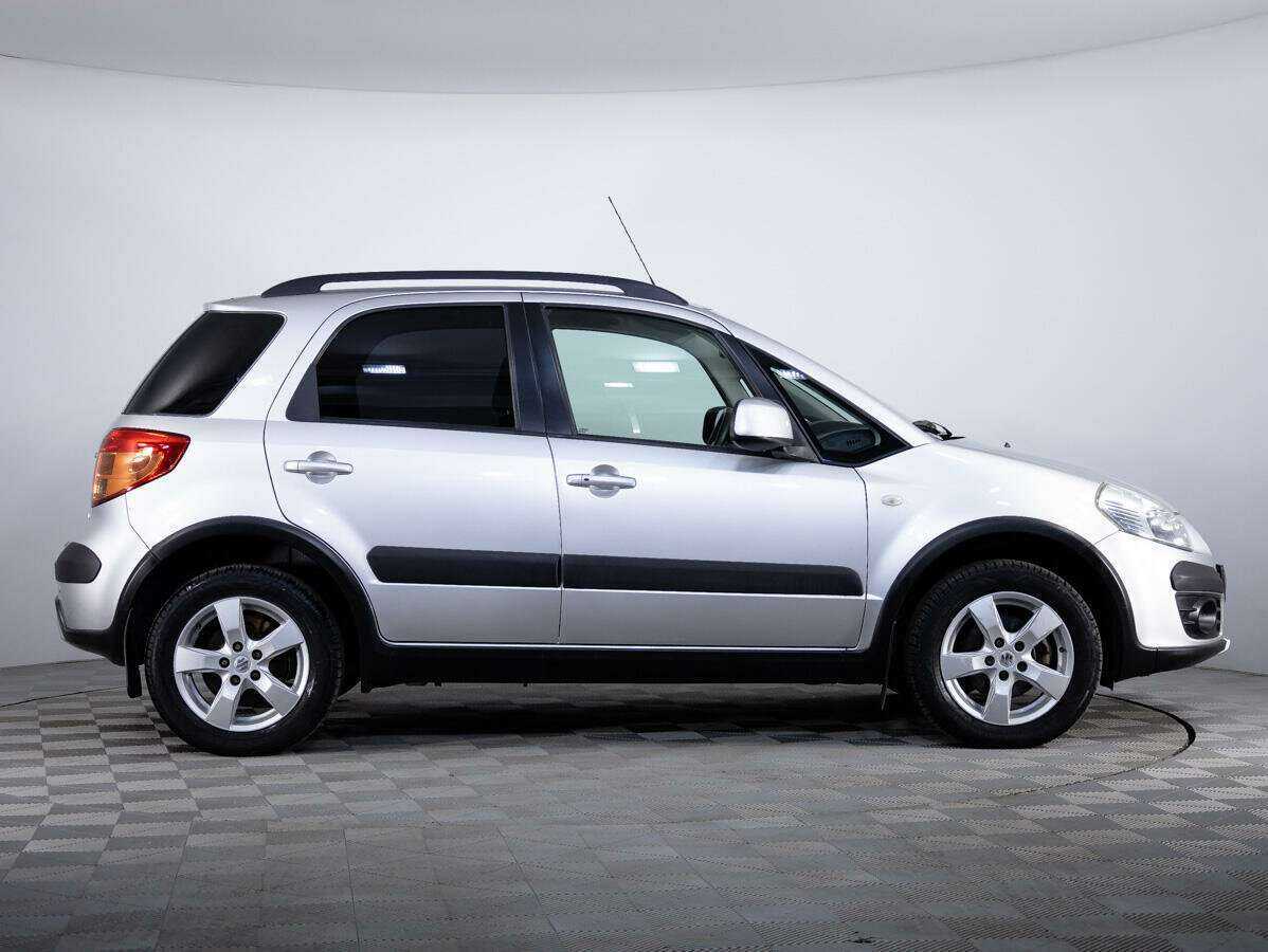 Suzuki SX4 б/у, 2012, Механическая. Фото: #2