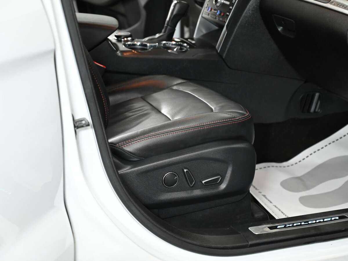 Ford Explorer б/у, 2015, Автоматическая. Фото: #13