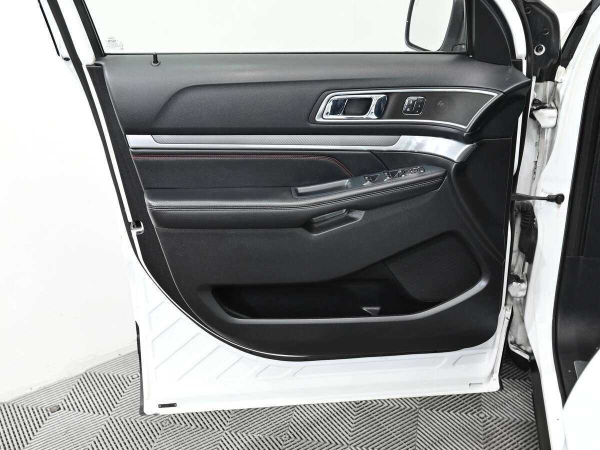 Ford Explorer б/у, 2015, Автоматическая. Фото: #15