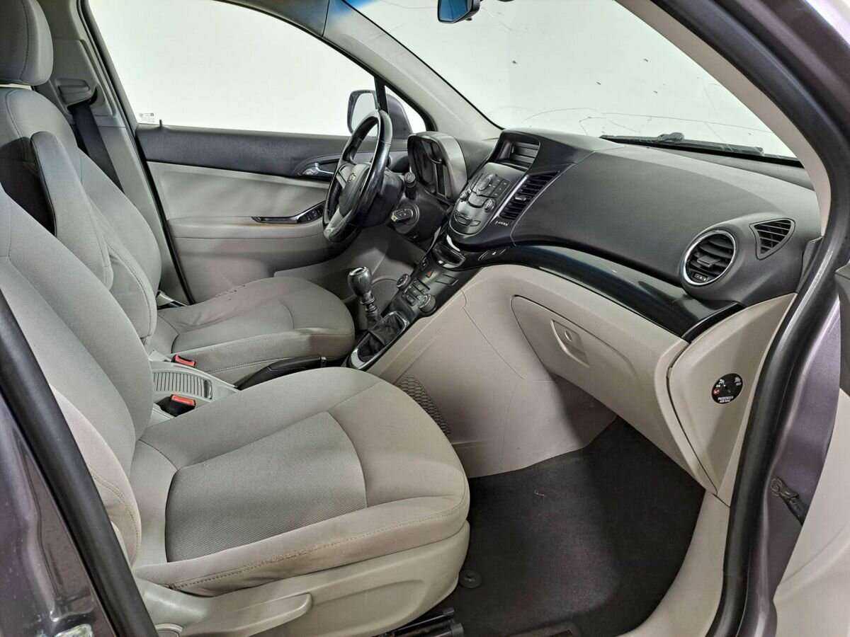 Chevrolet Orlando б/у, 2013, Механическая. Фото: #8