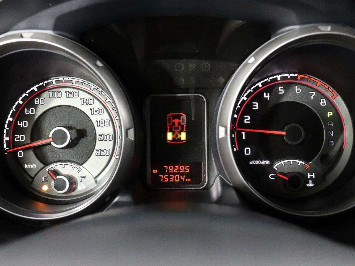 Mitsubishi Pajero б/у, 2015, Автоматическая. Фото: #6