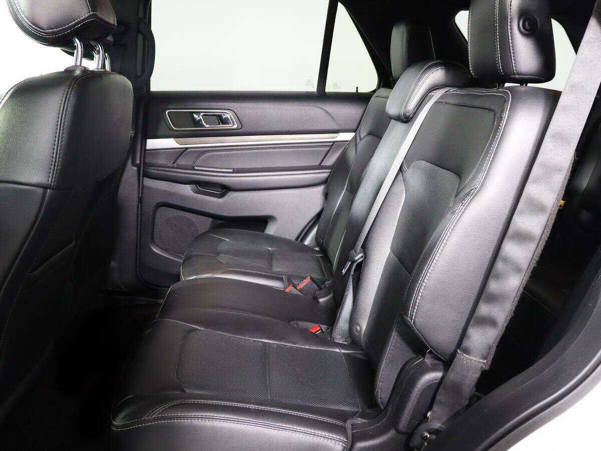 Ford Explorer б/у, 2016, Автоматическая. Фото: #7