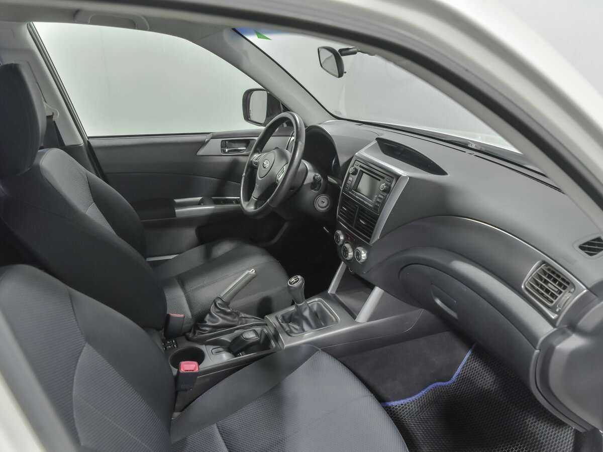 Subaru Forester б/у, 2012, Механическая. Фото: #14