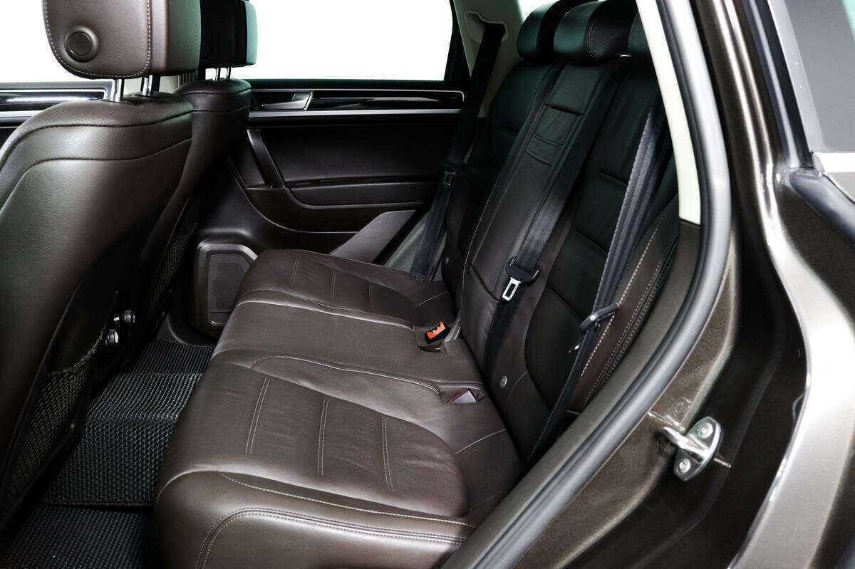 Volkswagen Touareg б/у, 2015, Автоматическая. Фото: #11