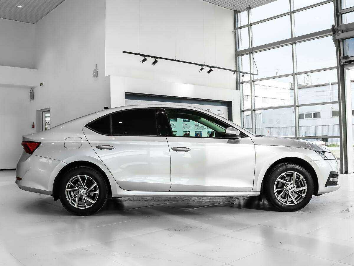 Skoda Octavia б/у, 2021, Автоматическая. Фото: #2