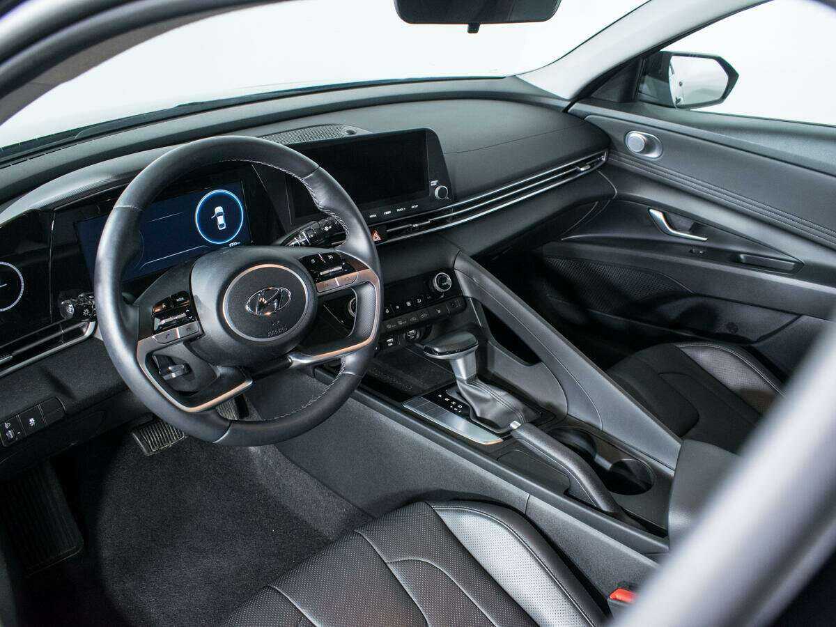 Hyundai Elantra б/у, 2023, Автоматическая. Фото: #12