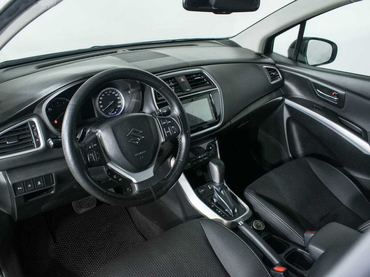 Suzuki SX4 б/у, 2018, Автоматическая. Фото: #12