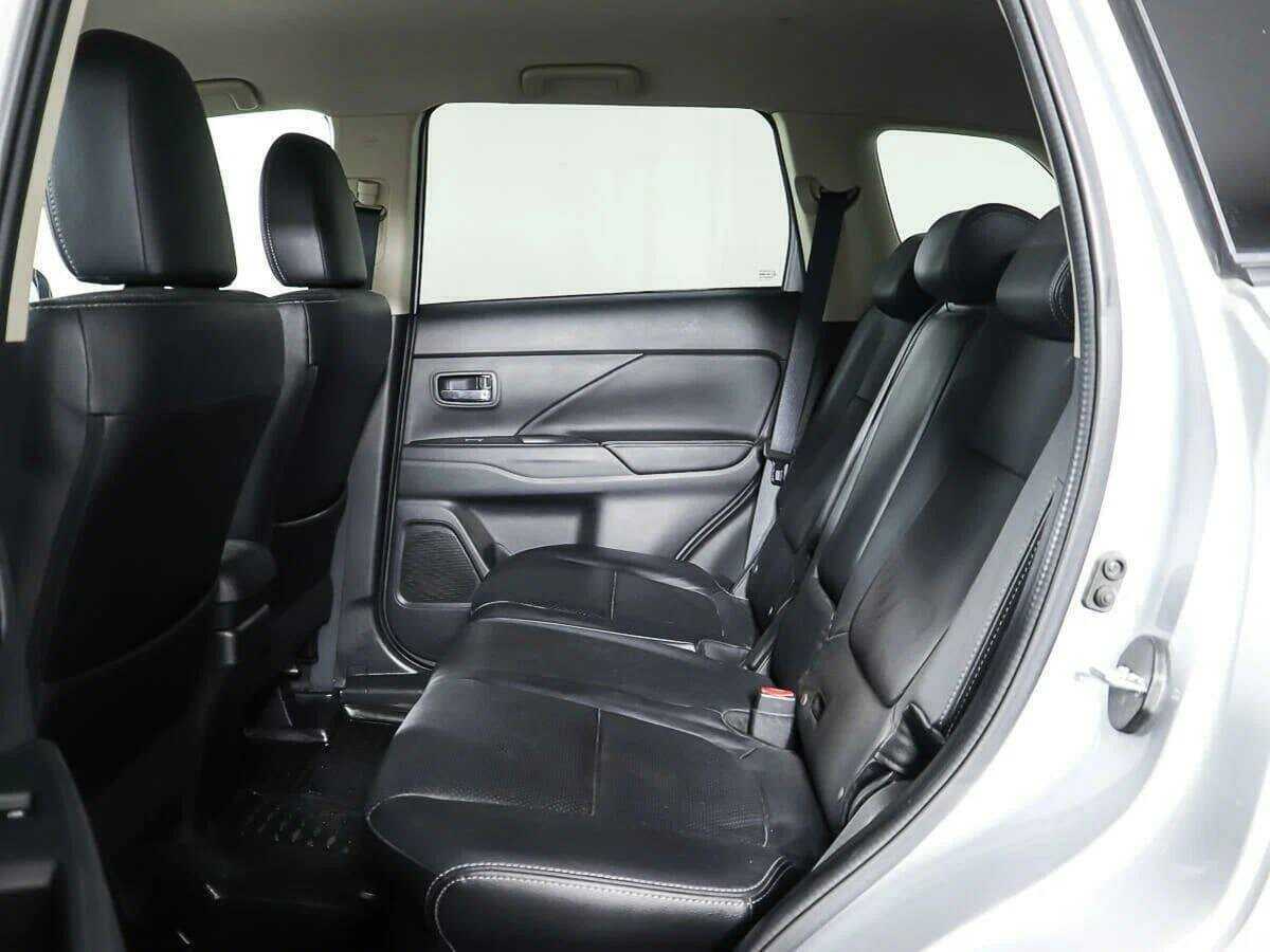 Mitsubishi Outlander б/у, 2016, Вариатор. Фото: #12