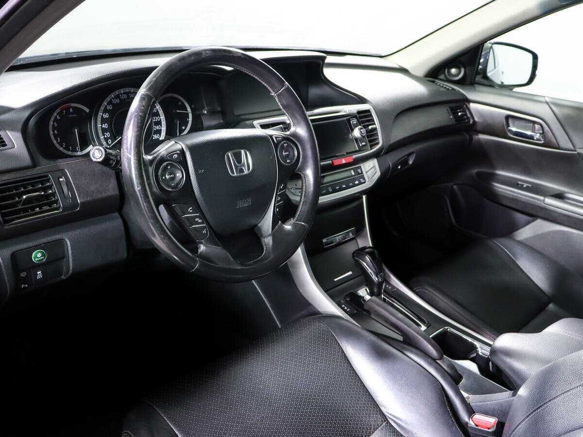 Honda Accord б/у, 2013, Автоматическая. Фото: #11